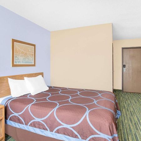 Boarders Inn & Suites By Cobblestone Hotels Waterloo Cedar Falls Extérieur photo