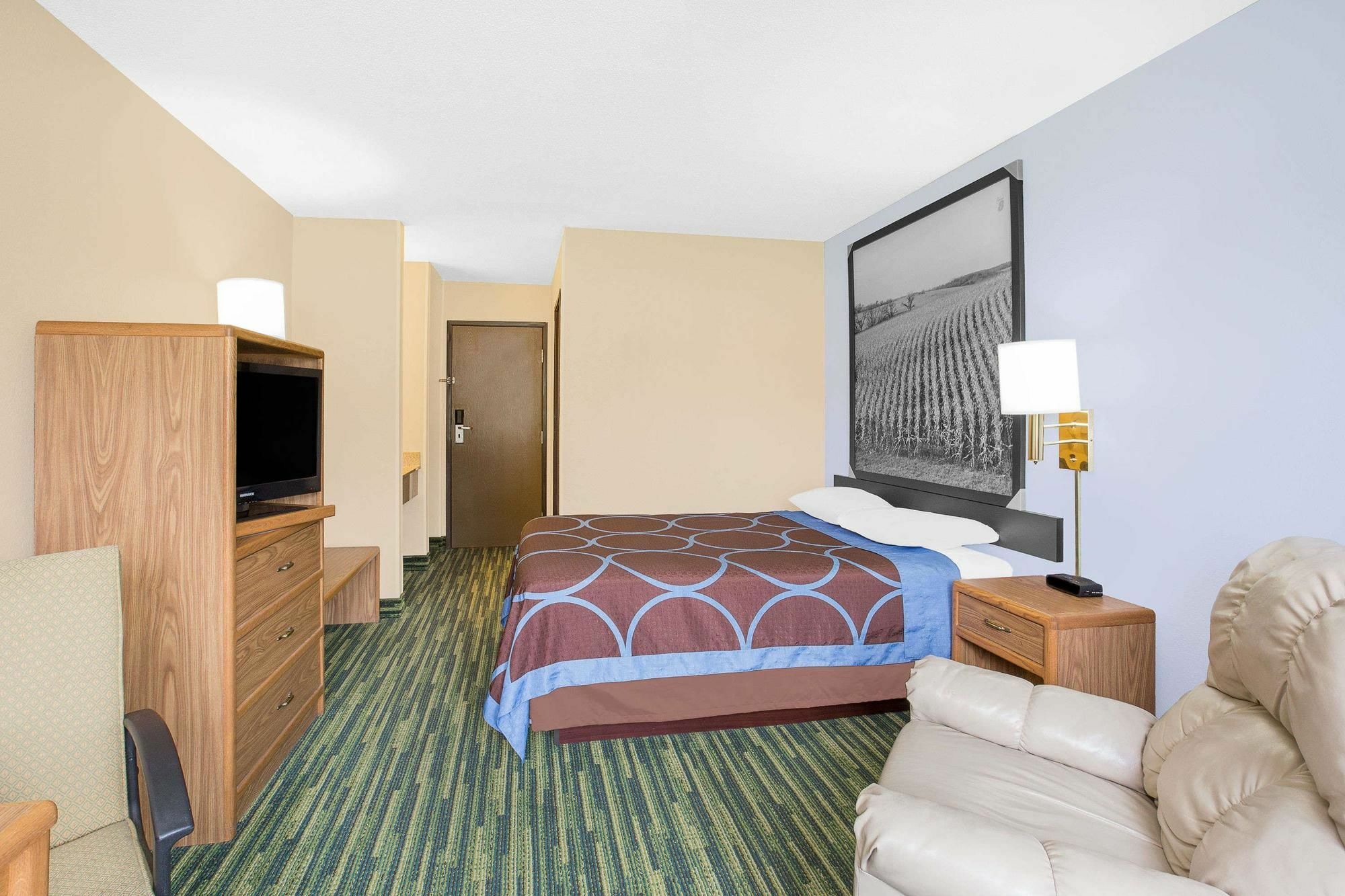 Boarders Inn & Suites By Cobblestone Hotels Waterloo Cedar Falls Extérieur photo